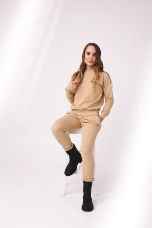 Moteriškas klasikinis laisvalaikio kostiumas